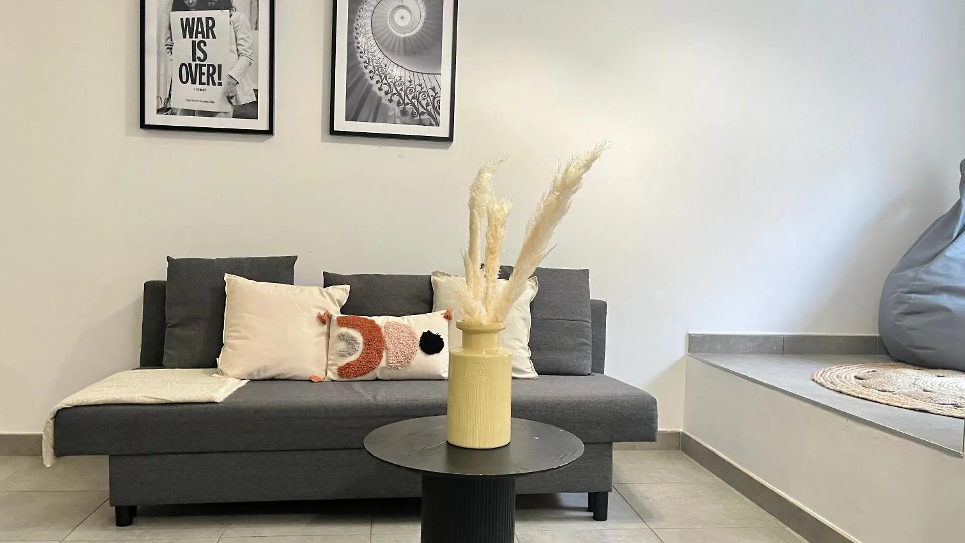 Apartment Suite Danbury Lyon